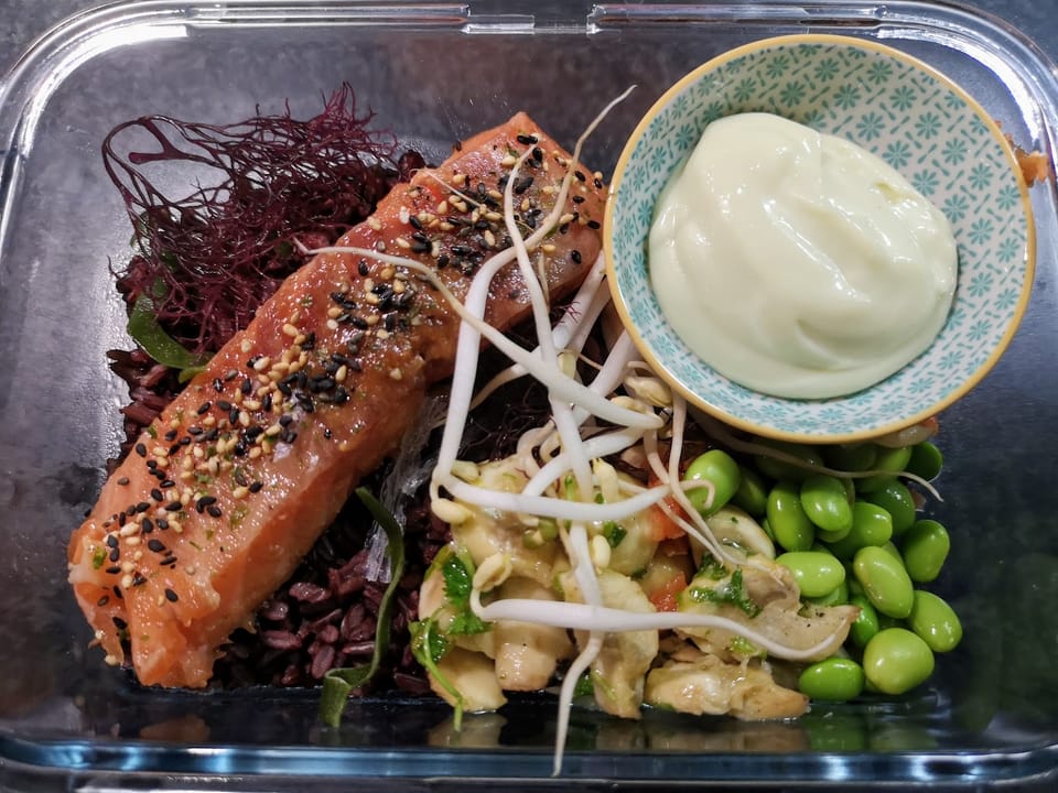 Asiatisk lax med svart ris och wasabimajonnäs