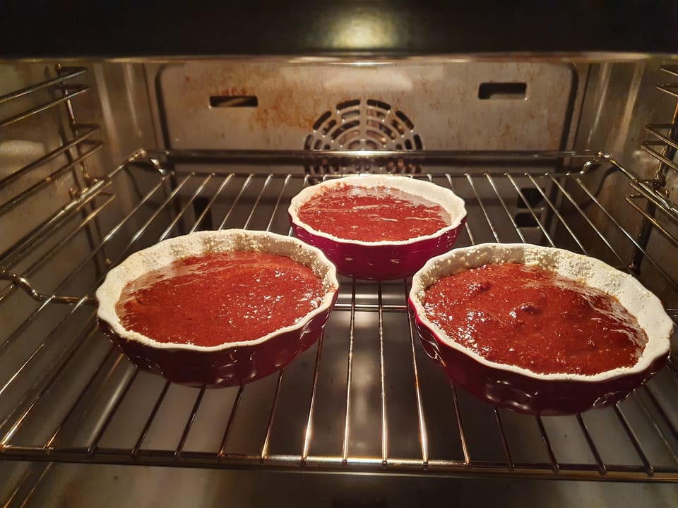 Sockerfri kladdkaka med bananmjöl och dadlar